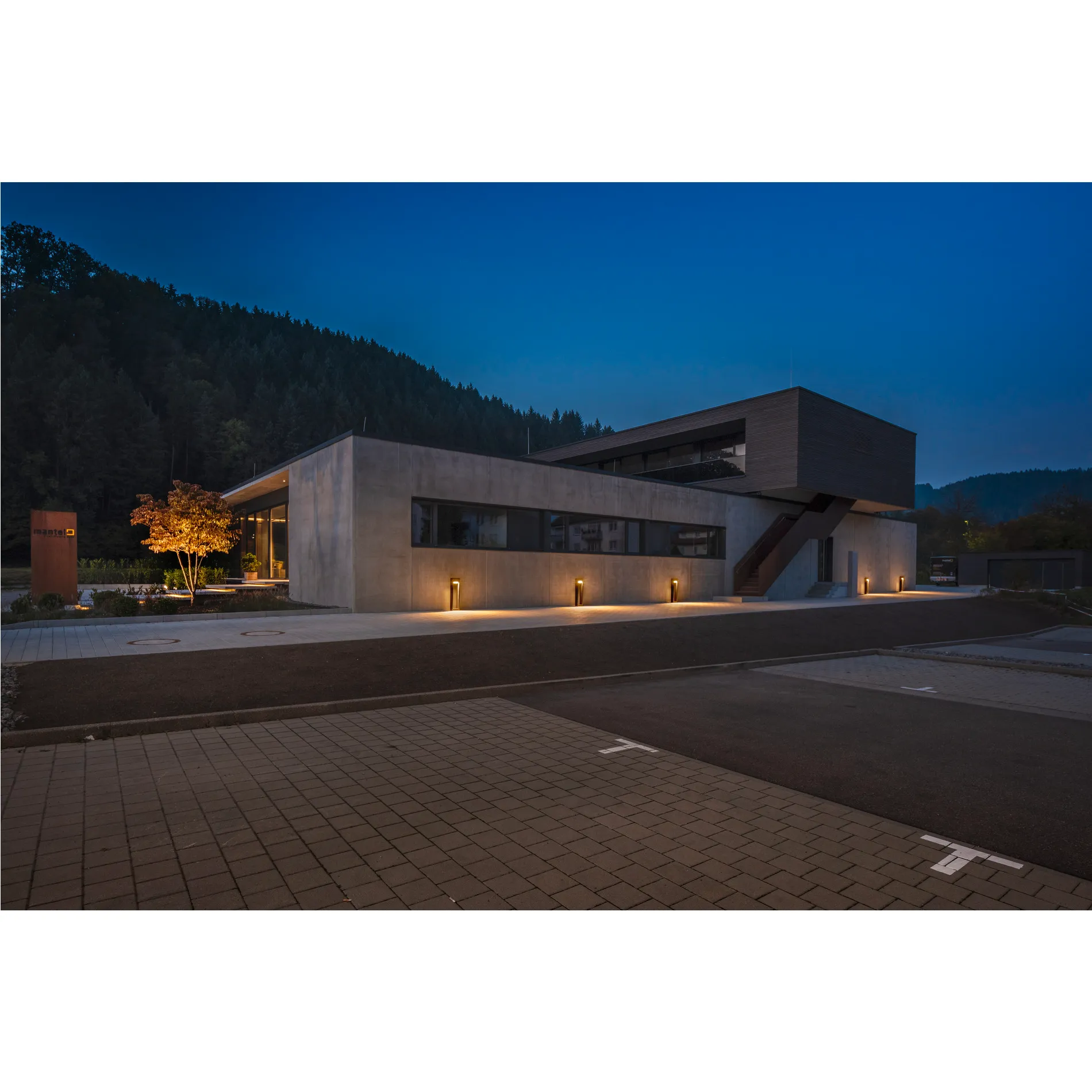 QUAD POLE Outdoor LED staand armatuur 3000K antraciet