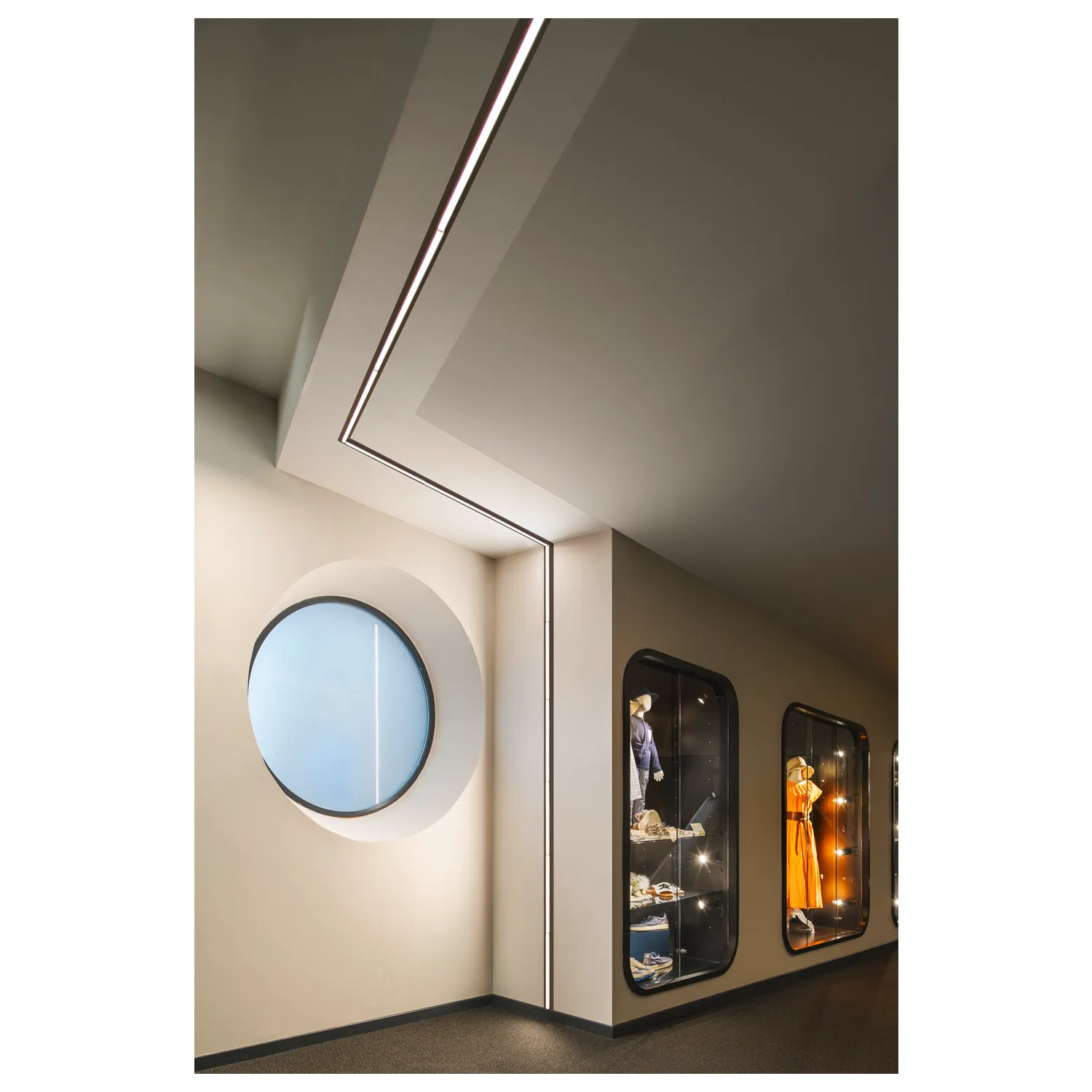 IN-LINE 44 48V TRACK, opaal, DALI, spot, zwart/zwart, 14W, 1180lm, 300