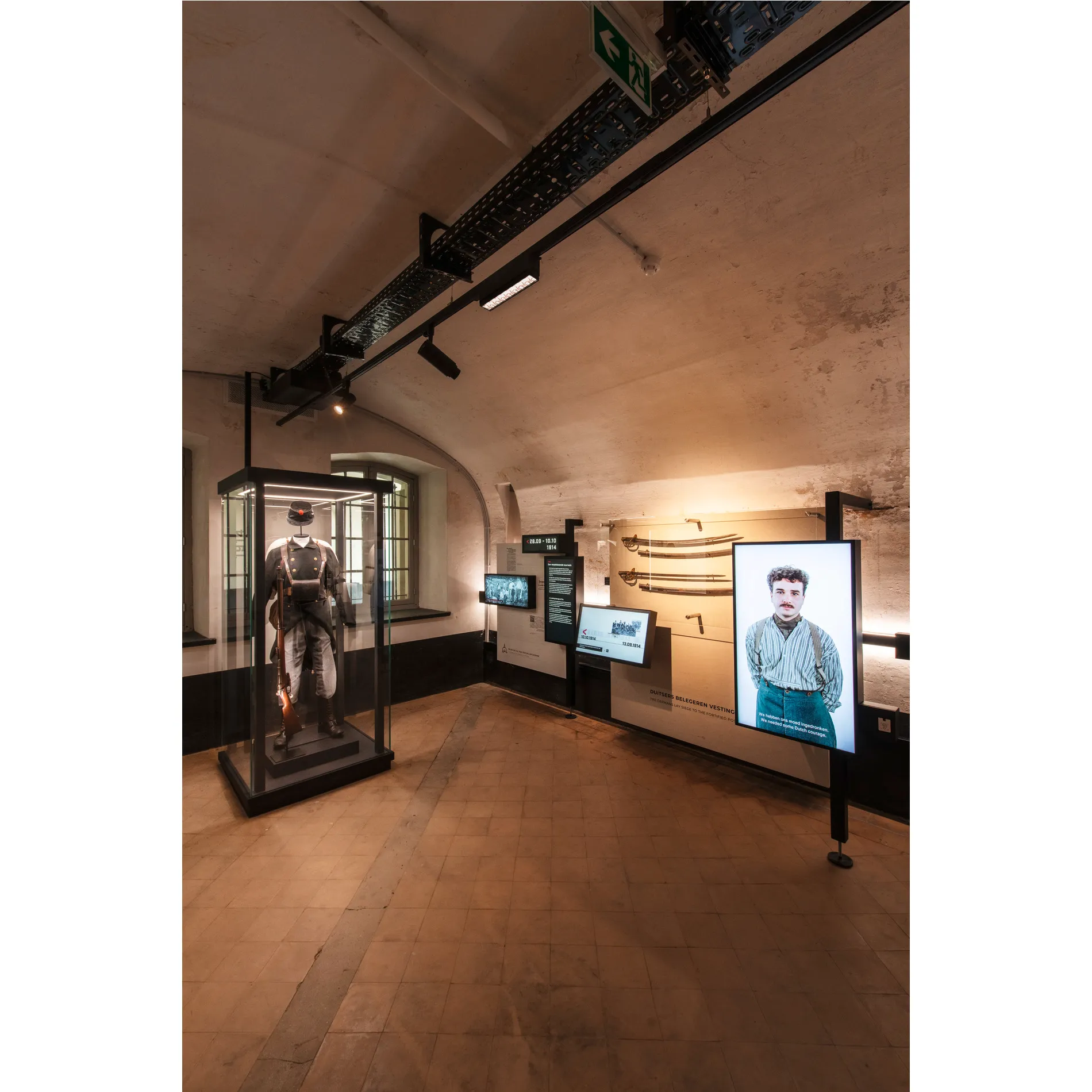 NUMINOS® ZOOM M PHASE, 3-fase spot zwart 20W 3000K 15-60°