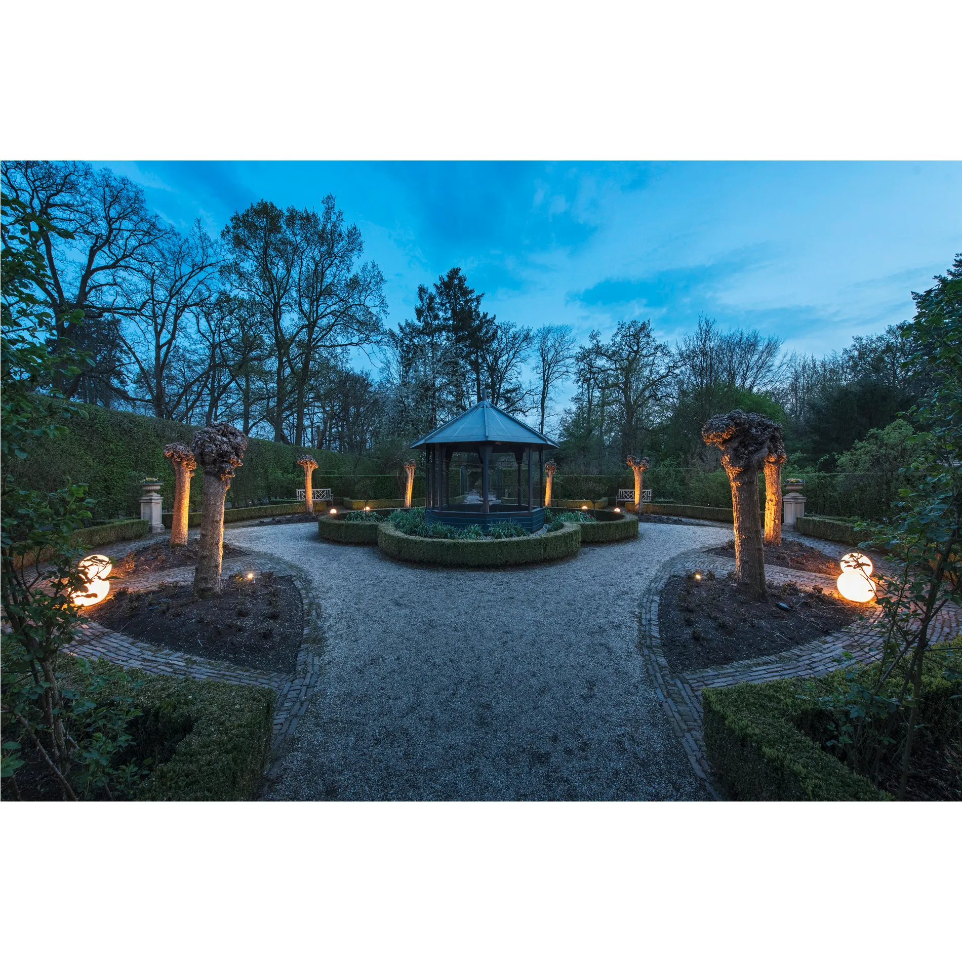 ROTOBALL FLOOR 40 outdoor, wit , E27, max. 24W, IP44