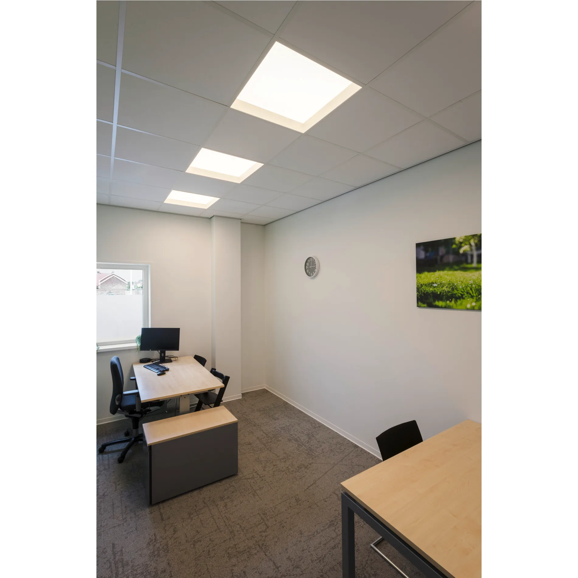 PANEL V 625, 34W 830/840