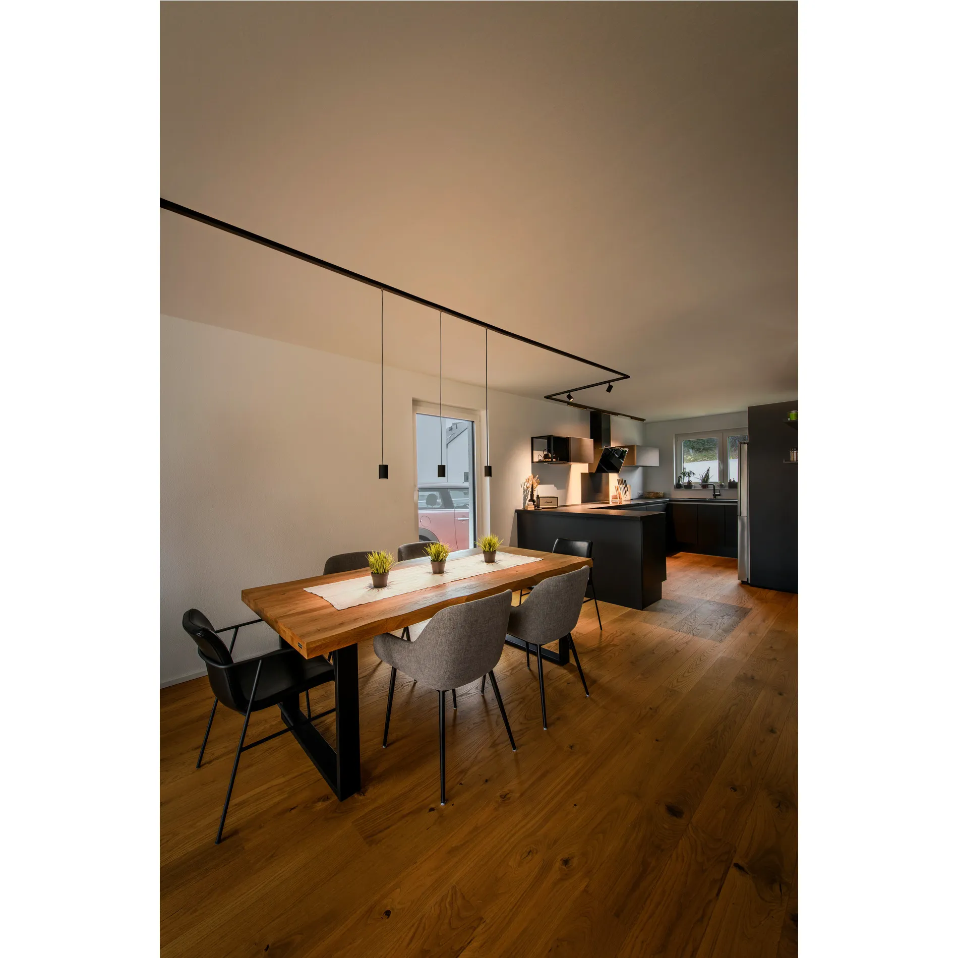 NUMINOS® XS 48V TRACK DALI, pendelarmatuur, zwart/zwart, 8,7W, 690lm,